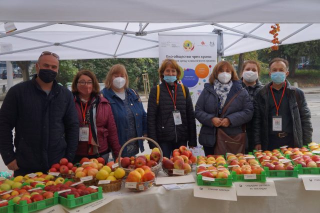 On different days during October - Information at farmers market, Slow Food Bulgaria (BGR)